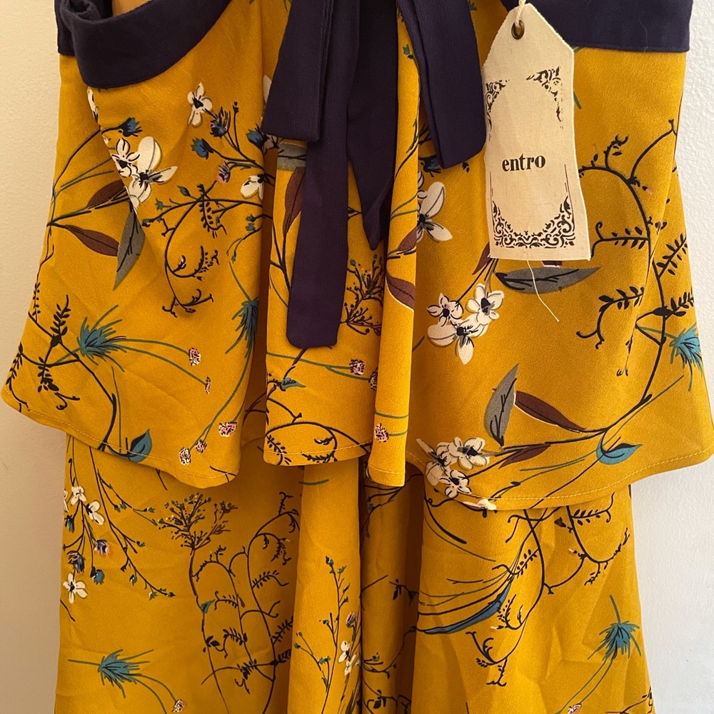 Entro summer dress, size medium, new with tags.